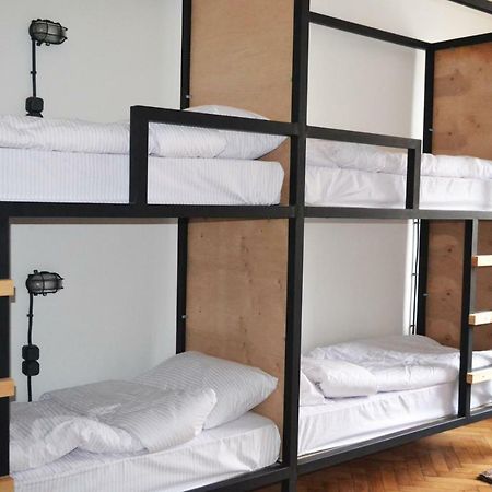 21/9 Baker Street Hostel Λβιβ Εξωτερικό φωτογραφία
