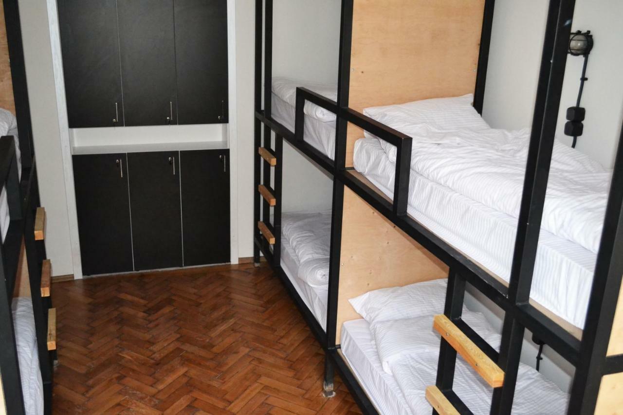 21/9 Baker Street Hostel Λβιβ Εξωτερικό φωτογραφία